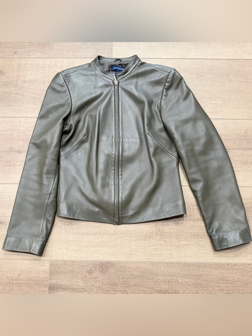 Ann Taylor‎ Women's Small Olive Green Leather Mock Neck Full Zip Jacket Lined - Picture 4 of 7
